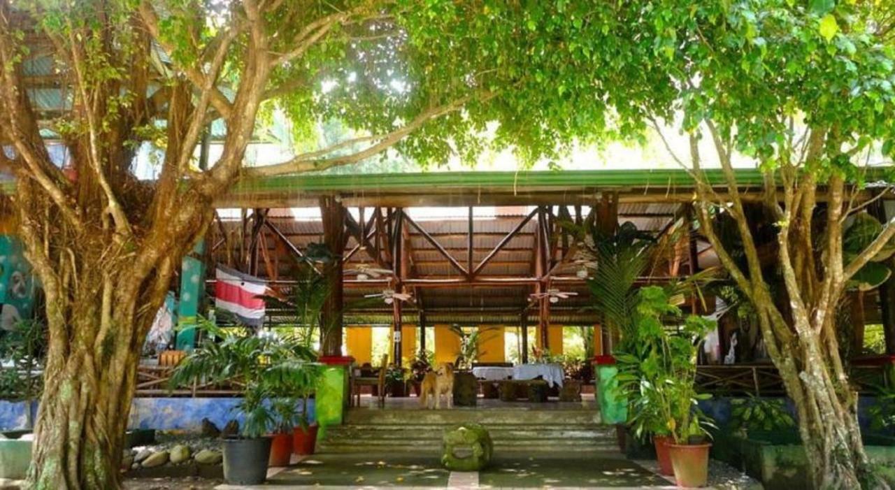 Hotel Roca Verde Beachfront Пунтаренас Экстерьер фото